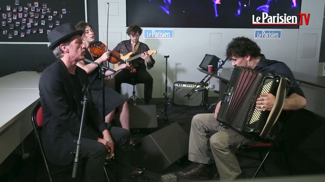 Miossec chante « Le roi » en live au Parisien