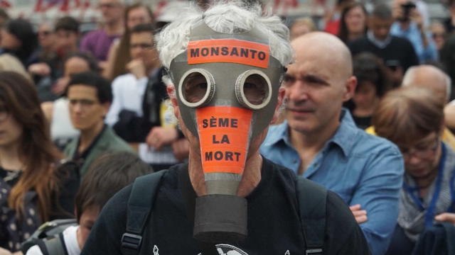 Manifestations à Paris et en province contre la firme américaine Monsanto - 22/05/2016 à 00h00