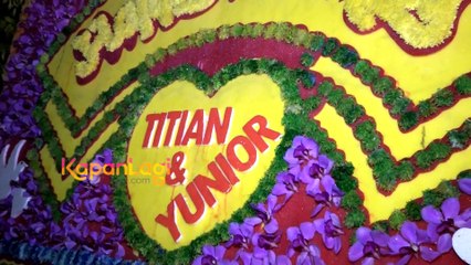 Putri Titian dan Junior Liem Diiringi Badut ke Pelaminan