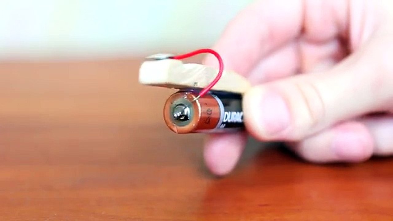 Como fazer um alarme caseiro com materiais que todos temos em casa