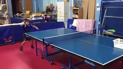 Amzing telent littel chield in table tansssss