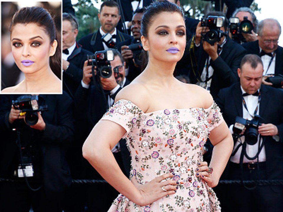 Aish & Abhishek Fight On Lipstick At Cannes - Funny