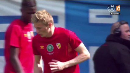Daniel Lauclair se ridiculise