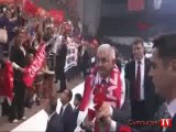 Tek aday Binali Yıldırım salonu  'Recep Tayyip Erdoğan' şarkısıyla selamladı