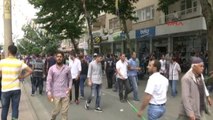 Diyarbakır Öldürülen Işid Emiri Durmaz'ın Diyarbakır'da Bombalanan Miting Alanında Görüntülendiği...