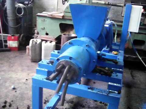 KÖMÜR PRES MAKİNASI 3 TON KAPASİTELİ