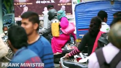 Beggar with iPad Prank by Prank Minister - Pranks in India