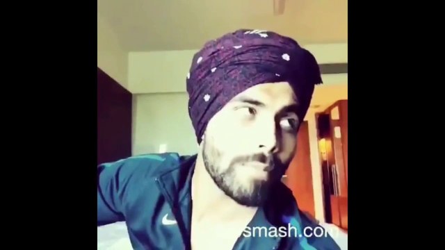 Latest Dubsmash of famous Cricketers - Virat Kohli, Ms Dhoni..... etc