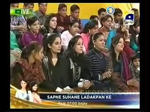 Mehwish Hayat Sings Live in Utho Jago Pakistan