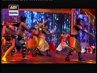 Noor Bukhari Dance Performance in Award Show 2016