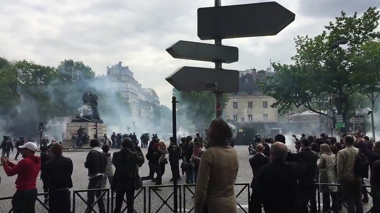 Auseinandersetzungen zwischen der Polizei und Demonstranten in Paris