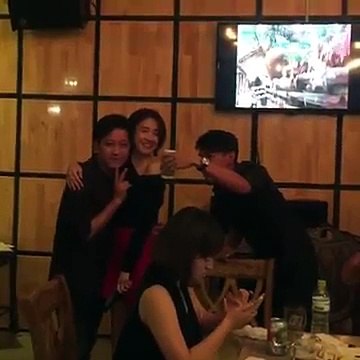 Trường Giang hôn liên tục Nhã Phương trong đêm sinh nhật.....