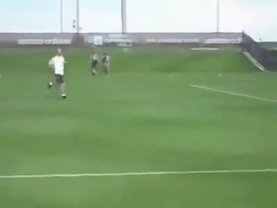 AMAZING GOAL OF ZIDANE IN ENTRAÎNEMENT