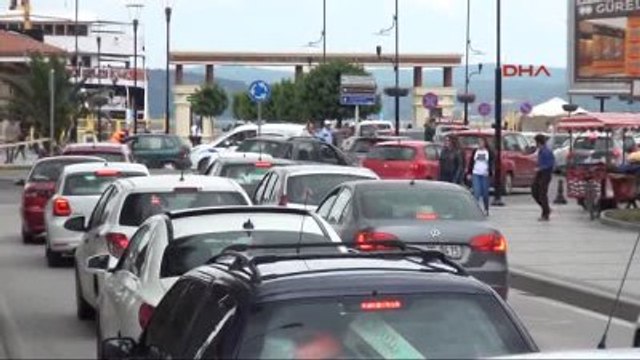 Çanakkale'de Tatil Dönüşü Feribot Kuyruğu