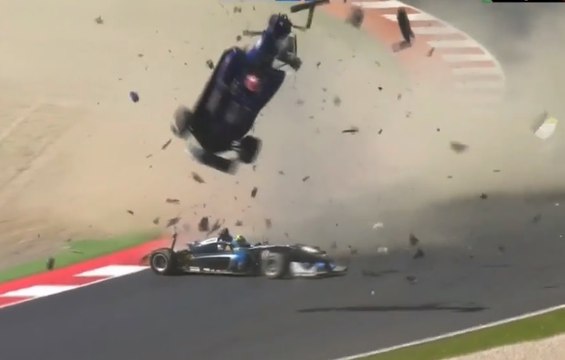 Énorme crash entre 3 pilotes sur le Red Bull Ring en Formule 3 !!
