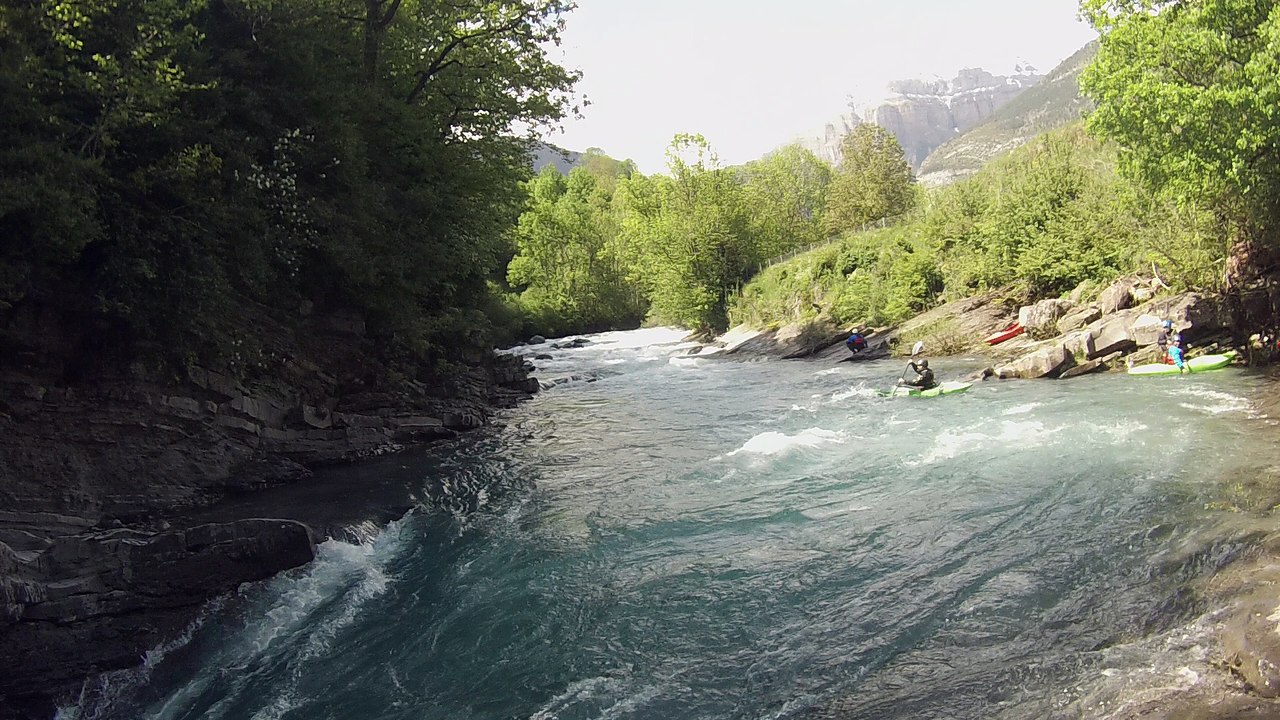 Rio Ara - Max joue dans la suceuse