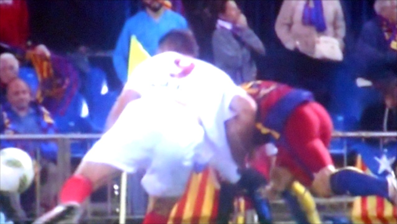 Javier Mascherano Red Card After Pulling Down Kevin Gameiro!