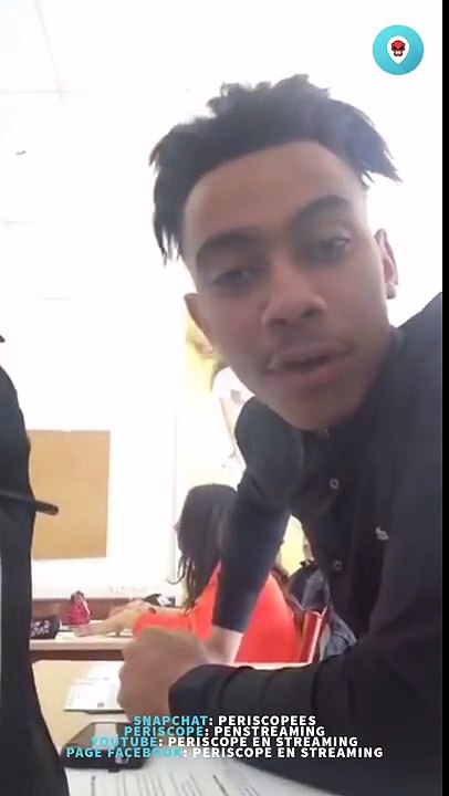 Il fait un live en cours