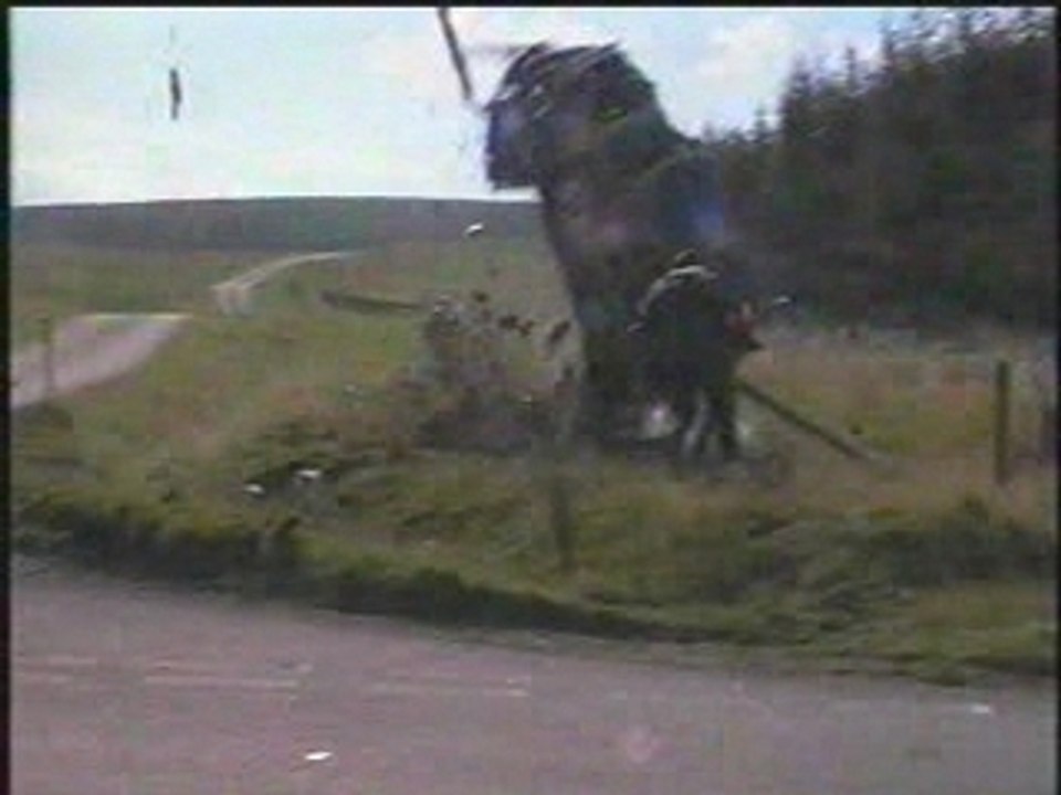 Funny Videos - Renault 6R4 Rally Car Wipeout