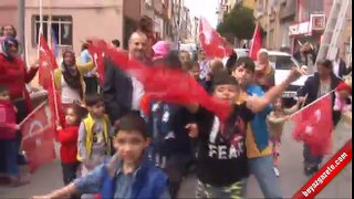 Beyoğlu'nda davullu zurnalı Binali Yıldırım kutlaması
