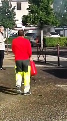 Une voiture en feu à Vars