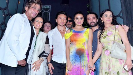 Shocking: SHRADDHA KAPOOR AND FARHAN AKHTAR  STAYED IN BATHROOM FOR 30 MIINUTE ! News Adda