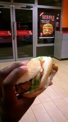 L'hilarante réaction d'un antillais découvrant que son burger n'a absolument rien à voir avec l'affiche