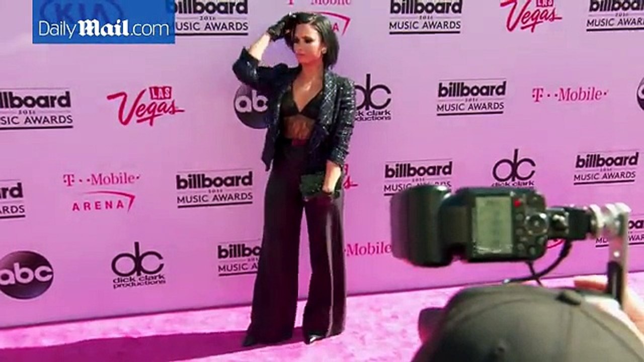 A sophisticated Demi Lovato at 2016 Billboard Music Awards