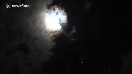 Mars appears near bright full moon