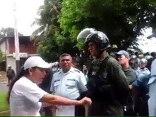 Las palabras de una madre venezolana a un GNB