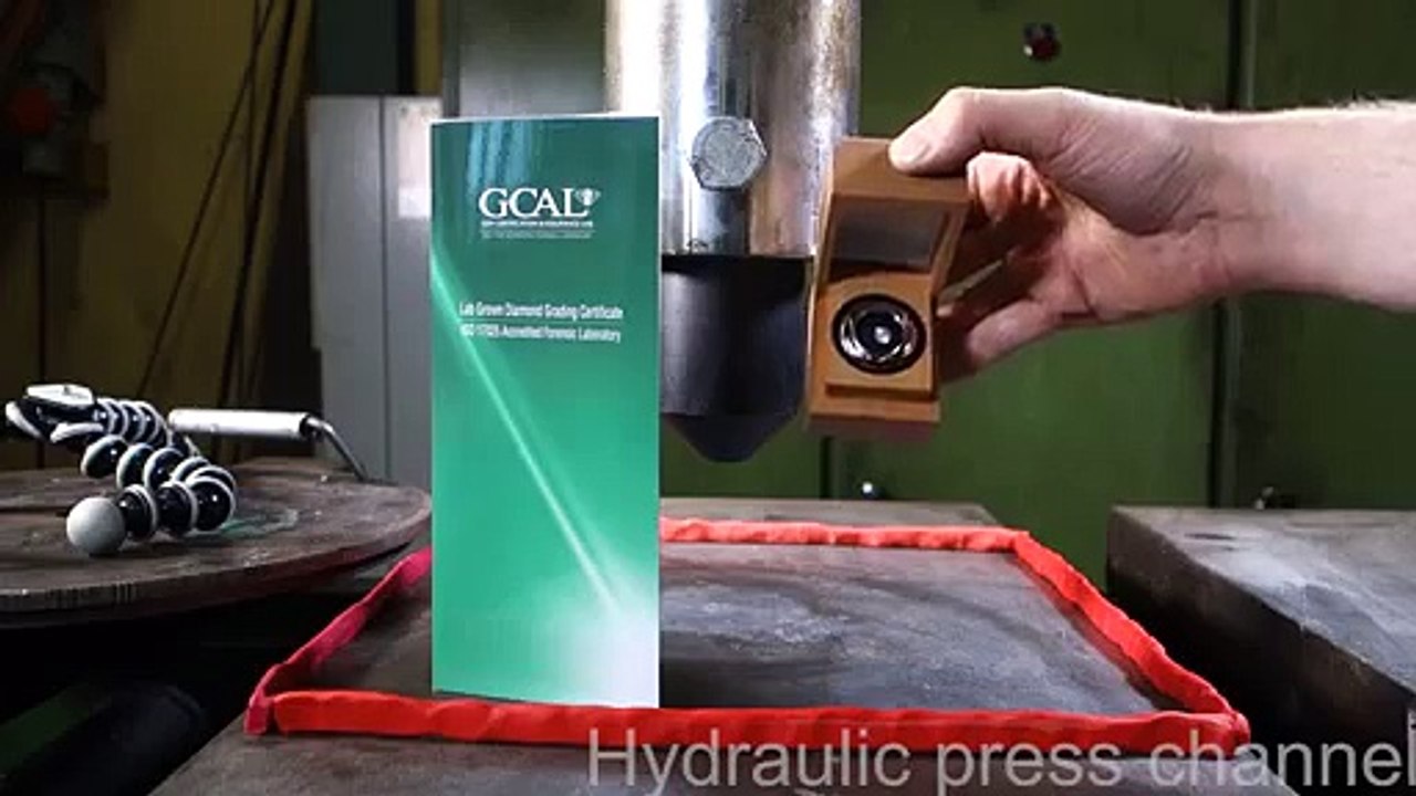 Le diamant, matériau naturel le plus dur du monde, peut-il résister à une presse hydraulique ?
