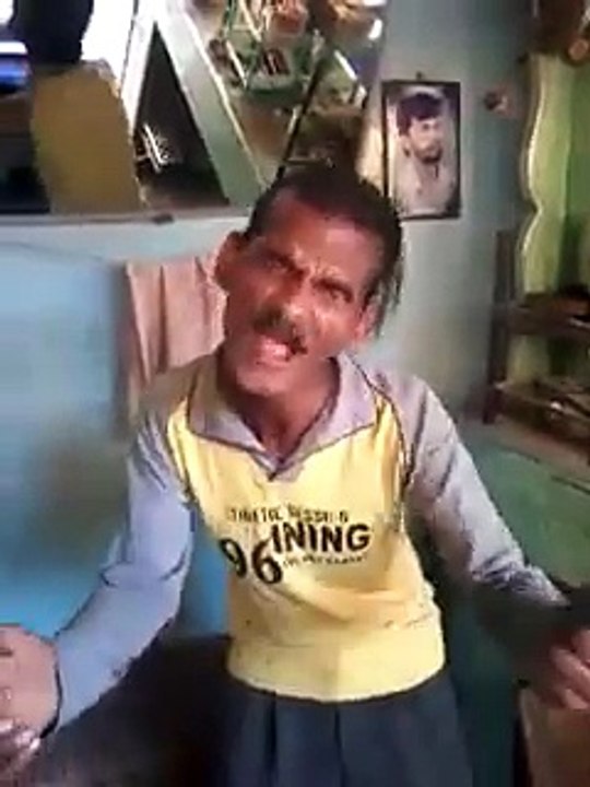 Funy Singer U cannot stop Your Laugh