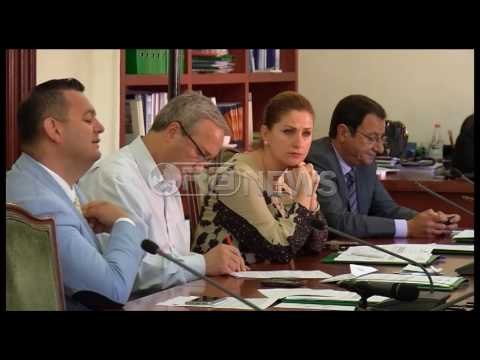 Toka bujqësore - Shtyhet deri më 2017 afati i pajisjes së fermerëve me titujt e pronësisë