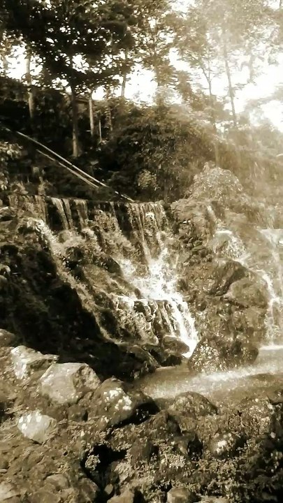 Jamus cool waterfall