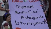 Üniversiteli Kadınlardan Yıldız Protestosu