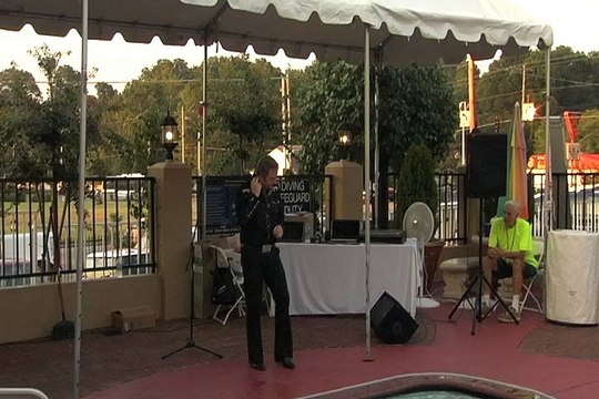 Colin Paul sings 'Elvis medley' Elvis Week 2010