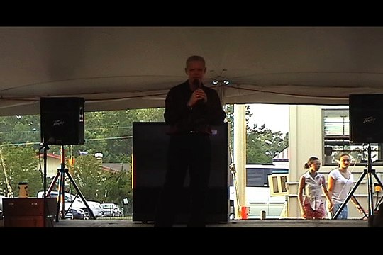 Chris Drummond sings 'Paralyzed' Elvis Week 2005