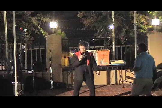 Colin Paul sings 'Elvis medley' Elvis Week 2008