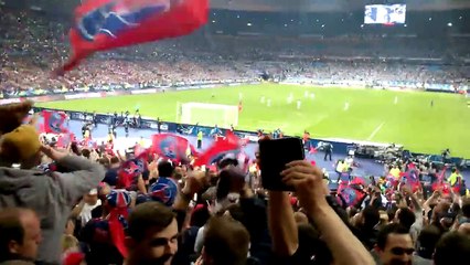Michaël Youn expuslé après avoir craqué un fumigène lors de