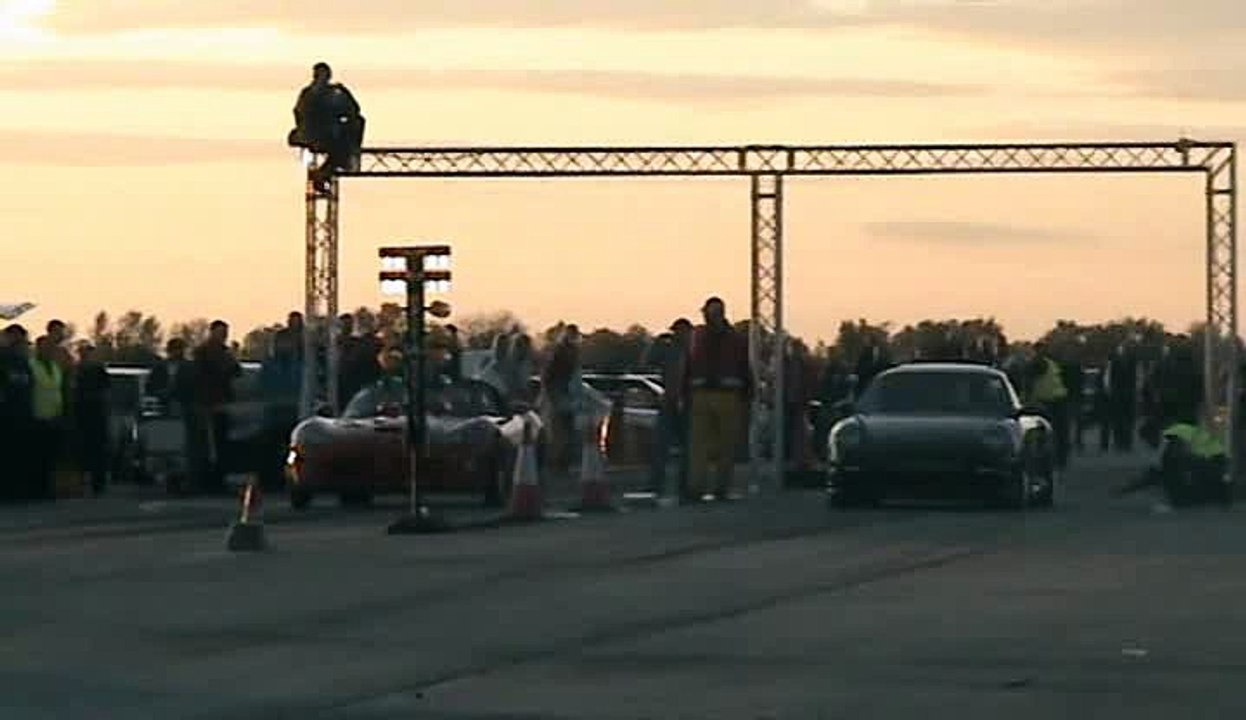 Porsche 997 Techart Turbo Vs. Dodge Viper SRT-10