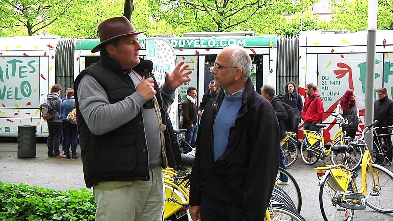 C'est pas mal chez vous - Faites du vélo