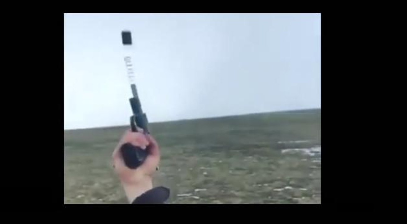 Tabancanın Ucu Kopti - Tabancanın ucu koptu :) yirmağa gidiyruk :D