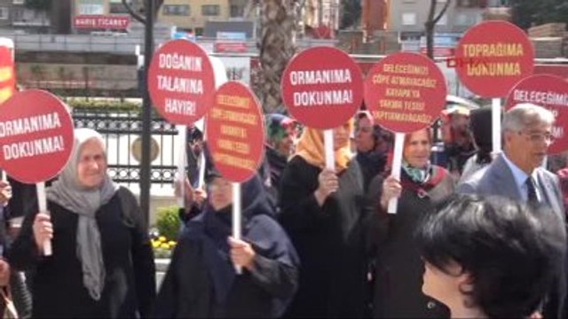 Bursa Katı Atık Tesisine Karşı Çıkan Mahalleliden Belediye Önünde Oturma Eylemi