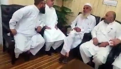 مشہور پشتو شاعر علی شان مجبور کا نواز شریف اور مولانا فضل الرحمن کا شاعرانہ پوسٹمارٹم
