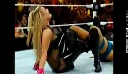 Dana Brooks helps Charlotte to win Natalya at WWE Extreme Rules 2016 22 May