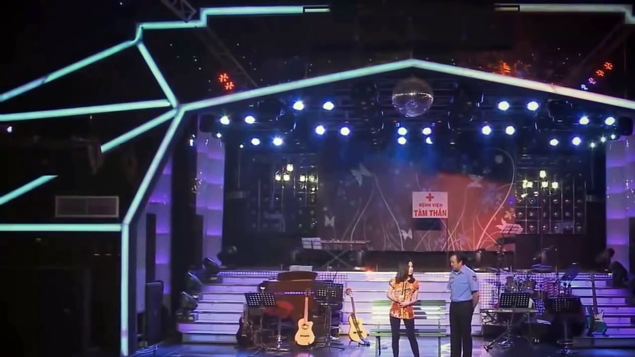 Hài Hoài Linh-Trường Giang không thể nhịn cười.......