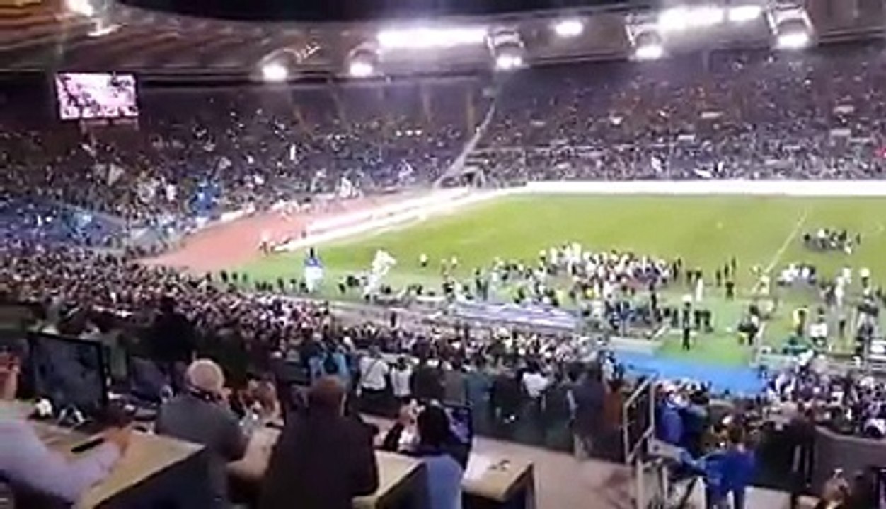 LA NORD FA CANTARE L'OLIMPICO - LALAZIOSIAMONOI