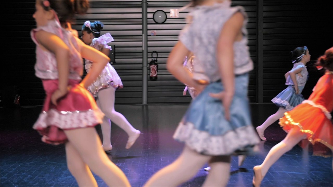 Teaser du spectacle des 4 et 5 juin 2016 d'Easy Danse à la salle Agora de Genlis