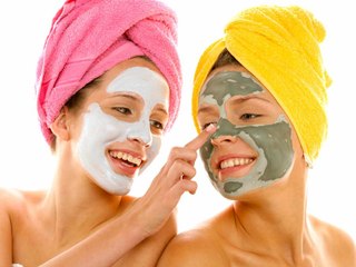 Healthy Skin: 4 DIY Food Face Masks