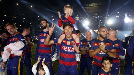 Celebrations for the double: Luis Enrique and the players address the fans